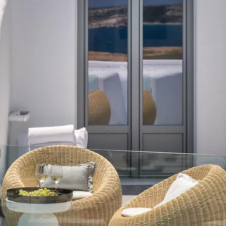 Lilly Residence-all Sea View Suites, Adults Only 5* Naousa (Paros)